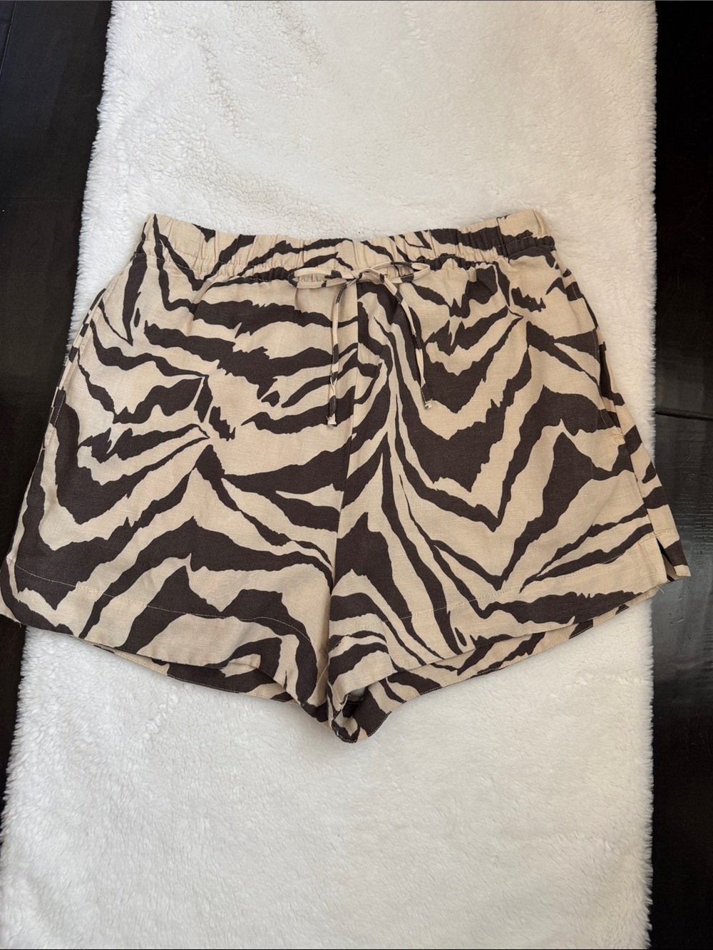 H&M Zebra-Print Linen Drawstring Shorts - Black & Cream Size S